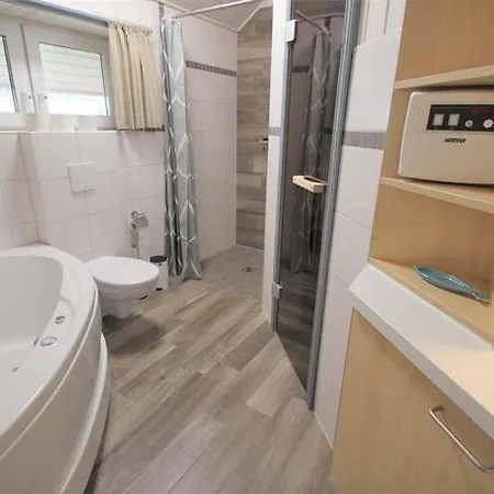 Im Mirow בית נופש